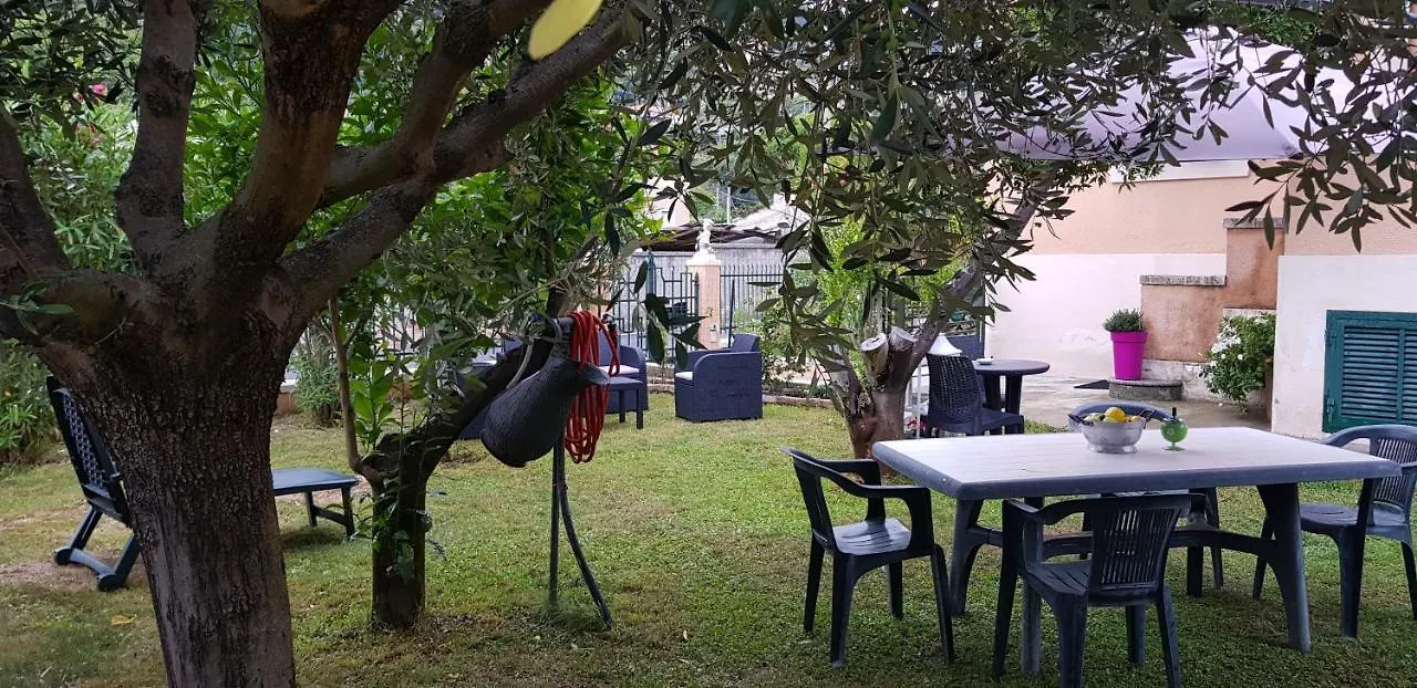 Affittacamere Bibi A...Mare Finale Ligure Guest house