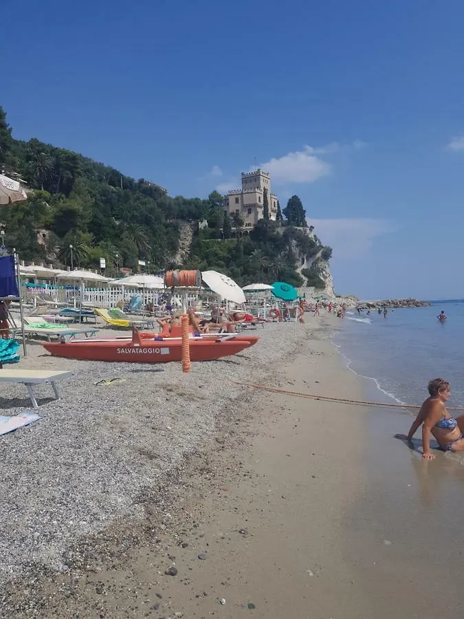 Guest house Affittacamere Bibi A...Mare Finale Ligure